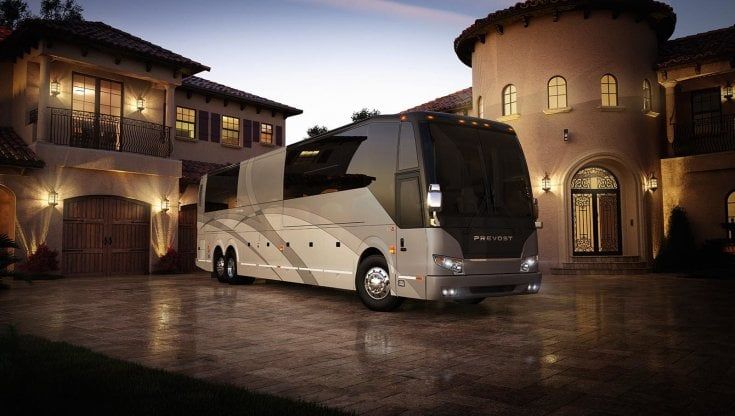 Ecco il motorhome XXL con ascensore a bordo