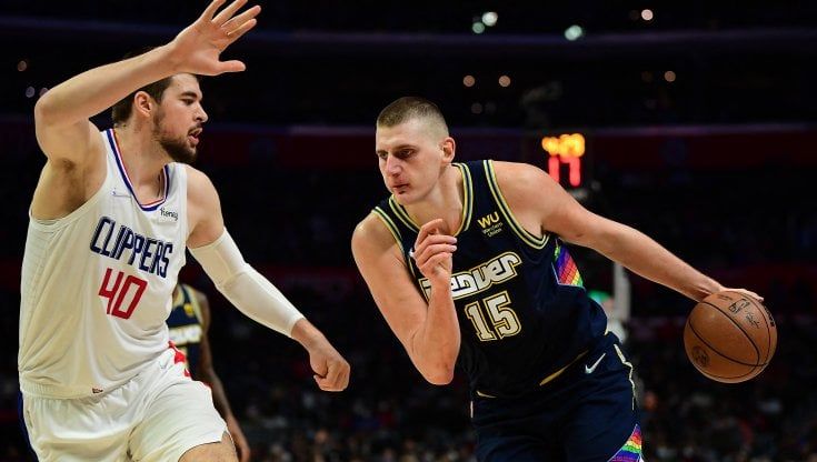 Nba: Jokic da record, Denver batte i Clippers. Ok Chicago, Phila e Miami