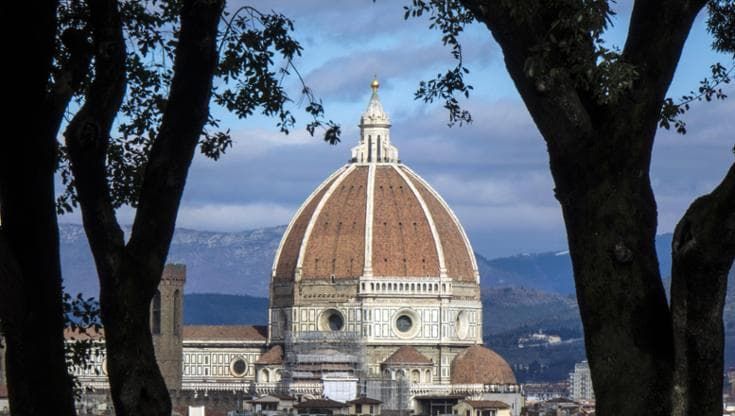 Firenze, turisti defecano sulla scalinata che porta in cima alla cupola del Duomo, è il secondo episodio da lunedì a oggi