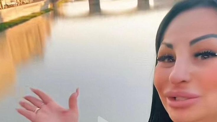 L'influencer Rita De Crescenzo da Roccaraso fa tappa a Firenze: "Comm'è bella"