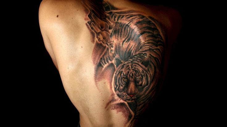 Tatuaggi, il colore del pericolo. Il Ministero ritira nove inchiostri a rischio