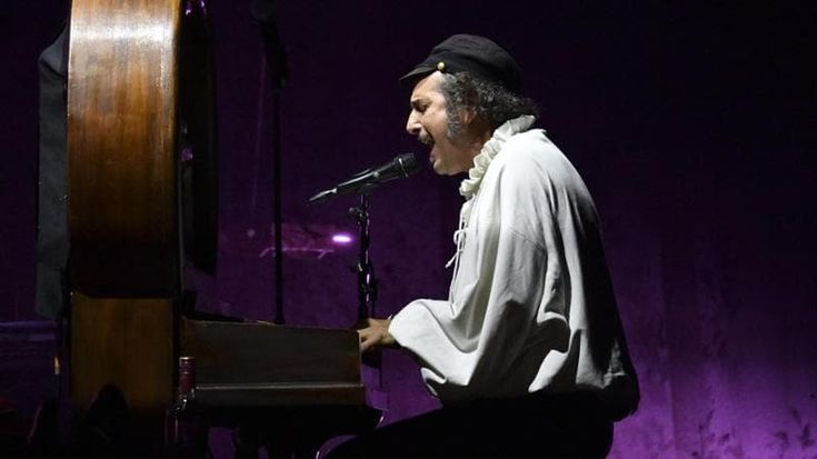 Capossela ‘Oltre il bosco' di Dylan Thomas: ecco il brano che anticipa l’album 'Milk Wood Bar'