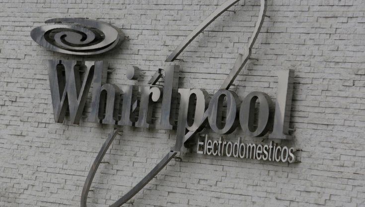 Elettrodomestici, Whirlpool si allea in Europa con i turchi di Arçelik: nasce società da 6 miliardi. Sindacati in allarme: "Il governo convochi un tavolo"