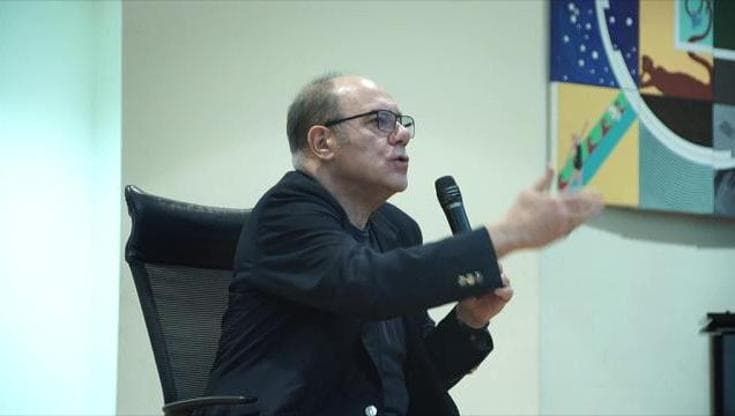 "Carlo Verdone è grave", il regista scherza sui falsi online: "Mia zia Bettina ci poteva rimanere"