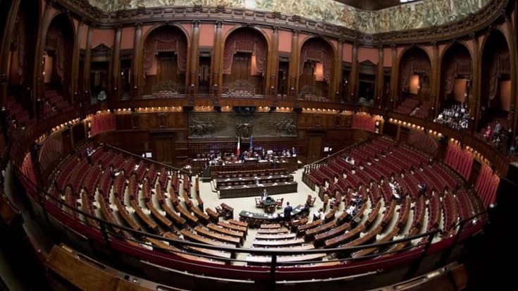 Preferenze, cresce la fronda in Forza Italia: “Meglio il pareggio che sparire”