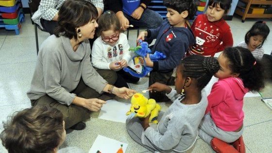 L'università va all'asilo: a Milano gli studenti delle lauree triennali insegnano ai bambini corretta alimentazione e igiene orale