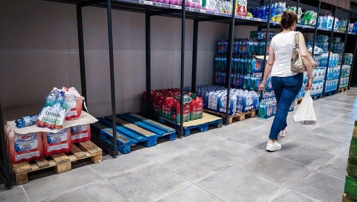 "L'anidride carbonica per l'acqua frizzante è introvabile. Costretti a centellinare"