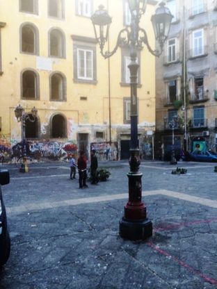 Baby gang di vandali in centro storico