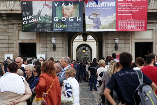 Palazzo Reale, tutti in coda per Chagall e Van Gogh