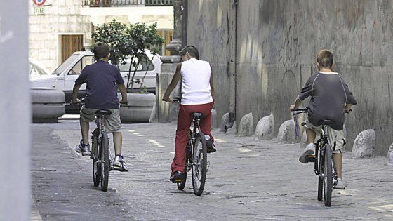 Bari, 36 educatori a domicilio per i ragazzi a rischio: "Siamo parte integrante delle loro famiglie"