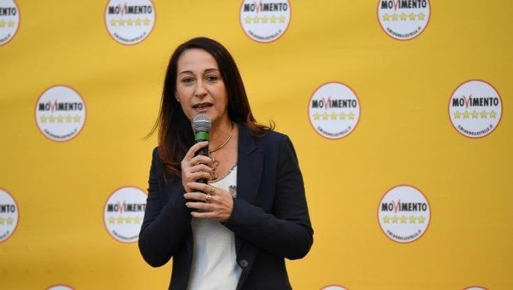 M5S, Taverna infuriata per il cambio di posto al Senato: "Come vi siete permessi?". E riottiene il vecchio