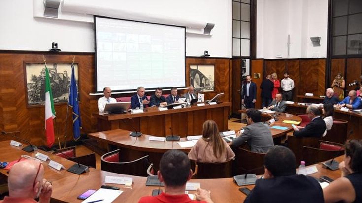 Salvini ci prova: più licenze taxi. Ma i sindacati non ci stanno