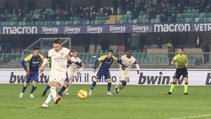 Verona-Salernitana 1-2, Kastanos firma la vittoria della speranza