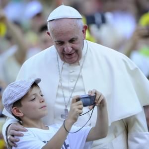 Il Papa: “Divorziati risposati non sono scomunicati: niente porte chiuse”
