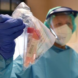 Coronavirus, 65 i nuovi casi in Sicilia, ma 58 riguardano migranti 