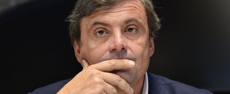 Roma, Calenda fa ballare il Pd e affossa le primarie: "Occorre parlare a un mondo più vasto della sola sinistra"