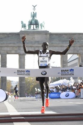 Atletica, Kimetto nuovo mondiale della maratona a Berlino