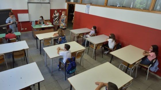 Palermo, il Comune assegna alle scuole le 46 aule che mancavano: in affitto dai privati