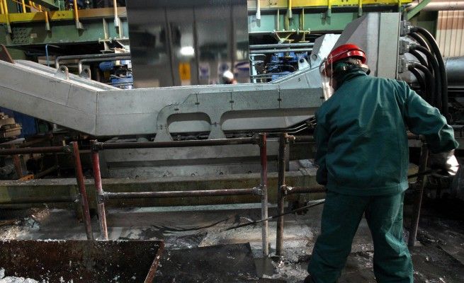 A Taranto i funerali dell'operaio Ilva<br />tanti i colleghi, assenti azienda e istituzioni