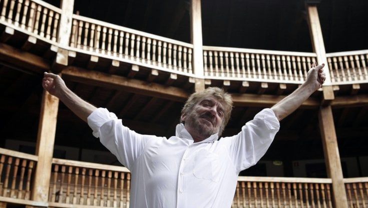 Il Globe Theatre intitolato a Gigi Proietti, il palcoscenico si riaccende con il "suo" 'Romeo e Giulietta'