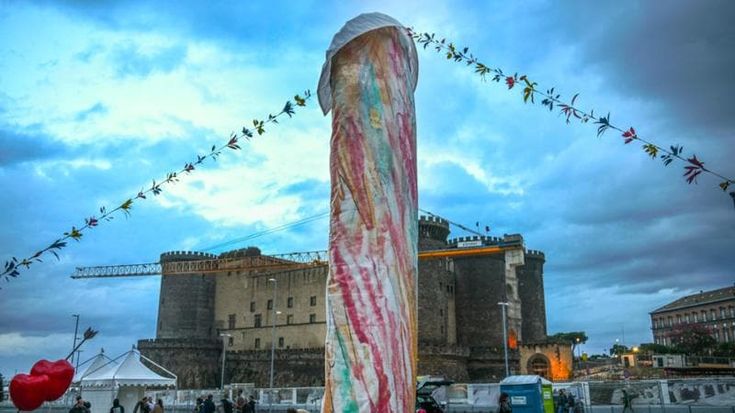 Gaetano Pesce a Napoli. Se le dimensioni dell’opera sono importanti