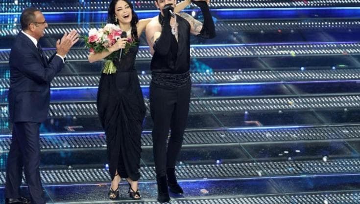 Sanremo, Elodie e Achille Lauro: le immagini del duetto che ha infiammato la serata
