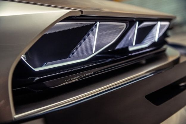 Peugeot e-Lengend Concept
