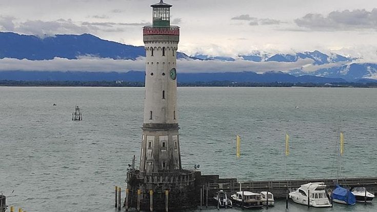 Natura, abbazie, città antiche e confini invisibili. A zonzo sul Lago di Costanza, tra terra e acqua