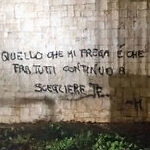 Bari, murales sul molo sant'Antonio: studenti sorpresi e denunciati dai vigili