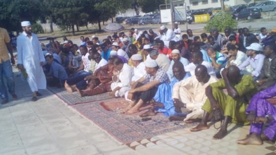 Lecce, chiusura del Ramadam ad alta tensione. L'imam chiama la digos: "Mi minacciano"