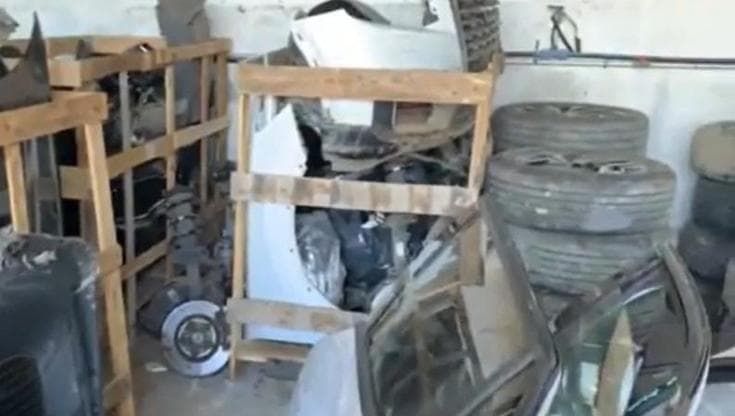 In un’autorimessa di Modugno il quartier generale dei ricettatori d’auto foggiani: 4 arresti
