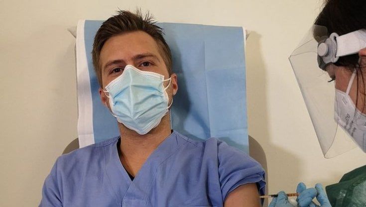 Russi “Io, dato in coma dopo il vaccino dalle fake news ma sto benone. Ora ho capito come nascono”