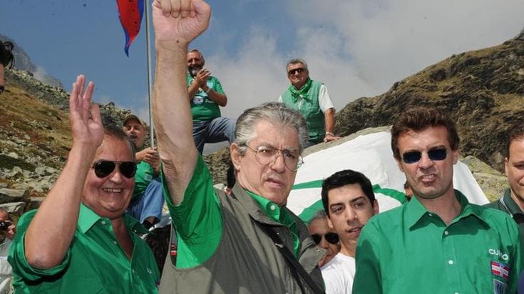 Addio al Senatùr, che con la Lega voleva il Piemonte nella Padania