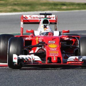 Ferrari lancia il suo primo bond. Standard Ethics: "Governance debole"