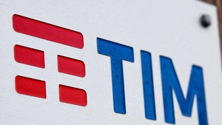 Tim converte le risparmio in ordinarie, per soci e analisti operazione “amichevole”. Titolo giù