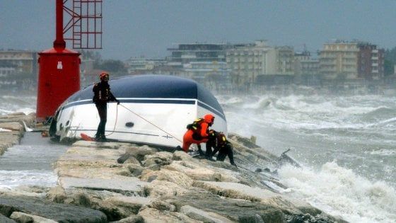 Naufragio di Rimini, restituite le salme alle famiglie