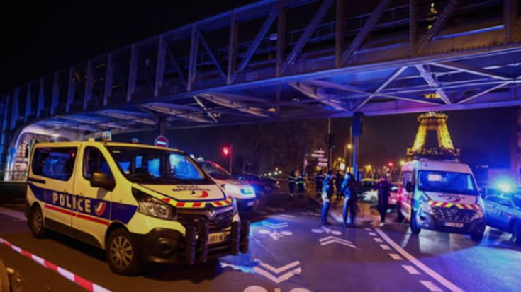 Parigi, uomo grida “Allah Akbar” e si lancia contro i passanti. Un morto e due feriti