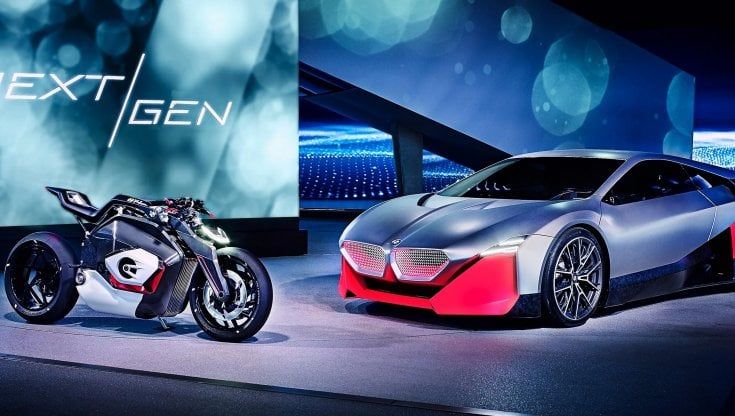 Brevetto Bmw, la ricarica dell'auto diventa una moto