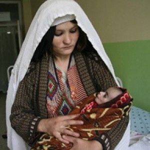 Spose bambine, 20 mila al giorno mettono al mondo un figlio
