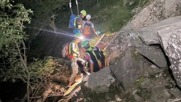 Alpinista parmigiana bloccata nove ore su una ferrata: salvata nella notte dal Soccorso alpino 