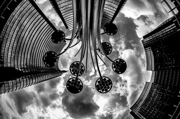 Milano, nude forme: ritratti di architettura firmati Antonella Sacconi