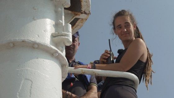 Firenze, il caso Sea Watch e l'omaggio a John Lennon: il Festival dei popoli celebra 60 anni di storie
