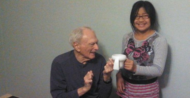 Usa, la tazza infrangibile per il nonno malato di Parkinson