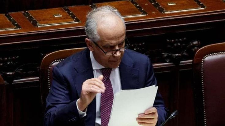 Sicurezza, blitz della destra. Stop a patente e passaporto per i ragazzi con i coltelli