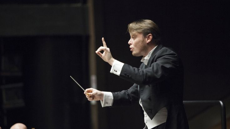 Michele Mariotti: "Che sia Mozart o De André, la musica è la nostra identità"