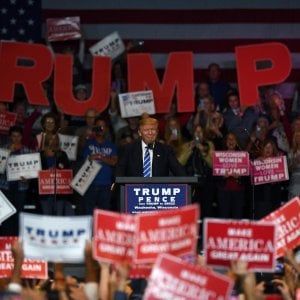 Nuove ombre sugli affari di Trump. Newsweek: "Ha violato l'embargo Usa su Cuba"