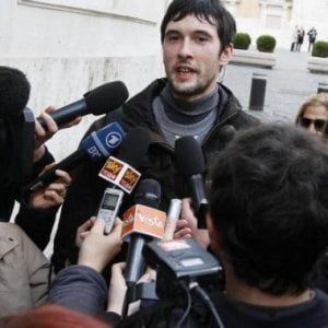 Firme false nell'M5S, il capogruppo alla Camera ammette e poi smentisce. Ed è polemica