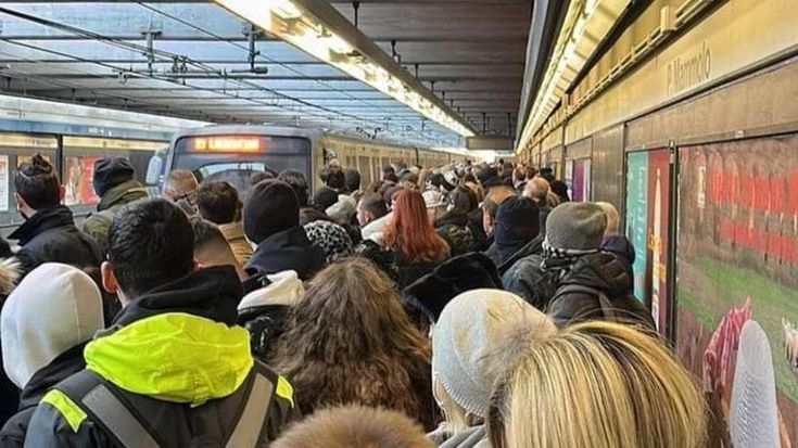 Metro B da incubo, la frequenza dei treni tornerà regolare solo a dicembre