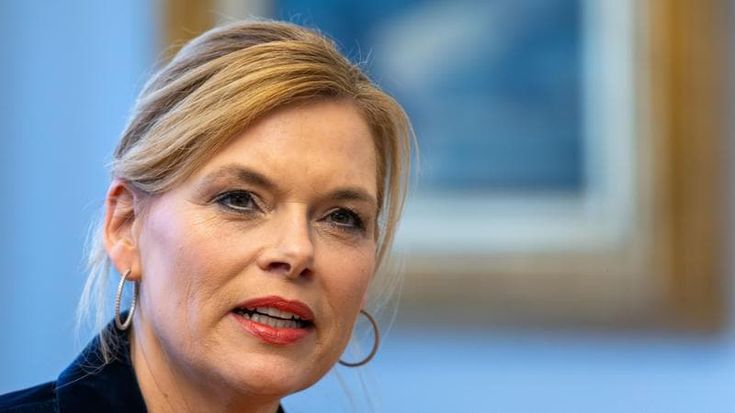 Ecco come i russi hanno hackerato i telefoni di ministre e parlamentari tedesche attraverso Signal