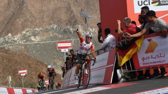 Ciclismo, UAE Tour: Ewan vince la quarta tappa. Moschetti secondo, Roglic sempre più leader